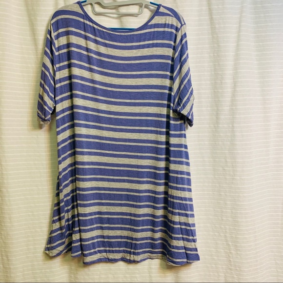 EUC Lularoe striped perfect tee - Picture 5 of 6